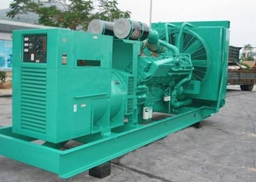 可克达拉75kw康明斯柴油发电车出租